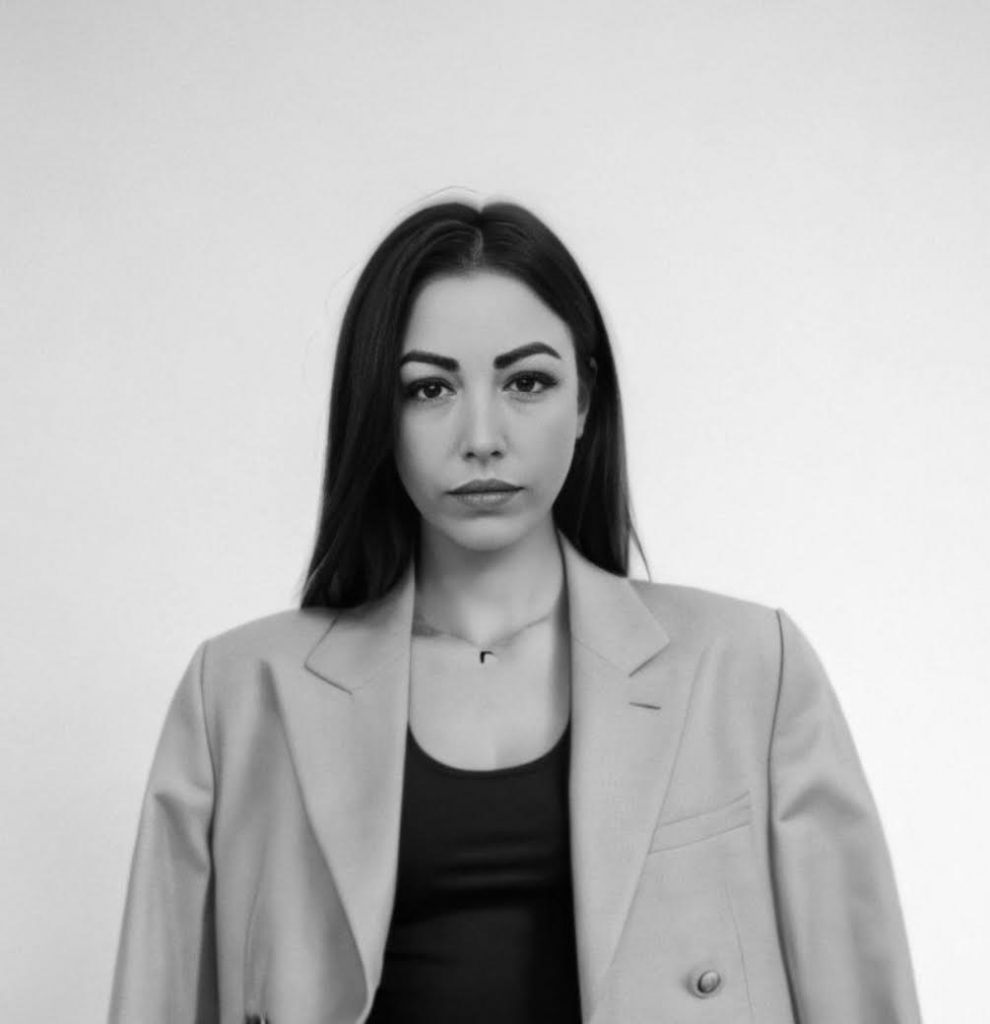 Nicole M Kraftquelle Kundin